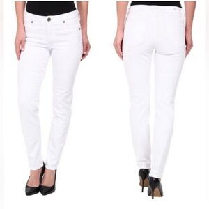 Kut from the Kloth Diana skinny in pure white size 4